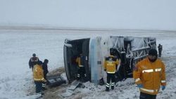 Aksaray'da yolcu otobüsü devrildi: 1 ölü 27 yaralı