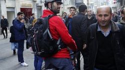 İstiklal Caddesi'nde Oktay Vural'a tepki