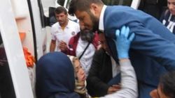 İlkokul önünde silahlı saldırı dehşeti