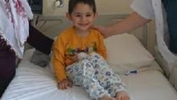 3 yaşındaki Ömer böbrek ameliyatı geçirdi