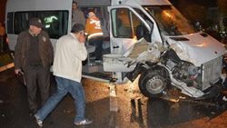 Ordu'da gezi minibüsü devrildi: 12 yaralı