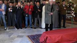 Fevziye Osmanoğlu Paris’te yolculuğuna uğurlandı