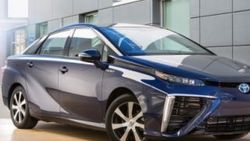 Dünyanın suyla çalışan ilk otomobili: Mirai