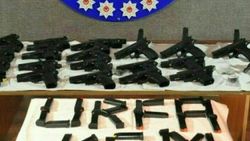 Şanlıurfa'da otomobilin yakıt deposundan cephanelik çıktı