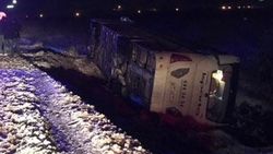 Isparta’da yolcu otobüsü kaza yaptı: 9 yaralı