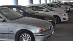 İzmir'de fırtına uyarısı kapalı otoparkları doldurdu