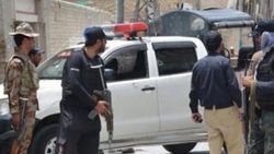 Pakistan’da teröristlerin bombası inlerinde patladı
