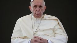 Papa'dan piskoposlara: Firavun gibi yaşamayın