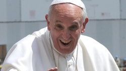 Papa Francis: Kız kurusu gibi davranmayın