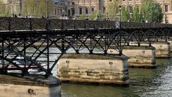 Paris'te Seine Nehri kenarı yayalaştırıldı