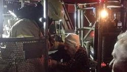 Yangında mahsur kalan anne ile engelli kızı kurtarıldı
