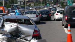 TEM'de zincirleme kaza: 8 yaralı