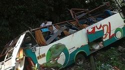 Peru'da otobüs uçuruma düştü: 16 ölü