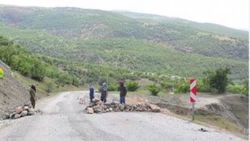 Yol kesen PKK'lılara müdahale: 3 yaralı
