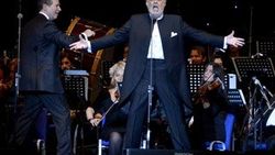 Ünlü tenor Placido Domingo İstanbulluları mest etti