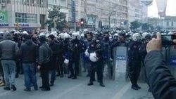 Polis Osmanbey'de Taksim yolunu kesti