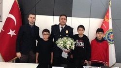 Öğrencilerden polislere anlamlı ziyaret