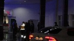 Polis servisi yan yattı: 18 polis yaralı