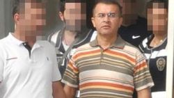 FETÖ'cü polis müdürü polisleri görünce dolarları balkondan attı