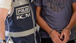 Paralel soruşturmada 8 polis firarda