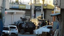 Yaralı polis silahını alarak tekrar operasyona gitti