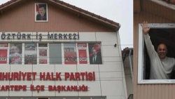 Erdoğan'ın posterini asan partili istifa etti