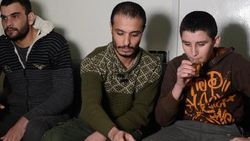 PYD'nin zorla silah altına aldığı gençler ÖSO'ya sığındı