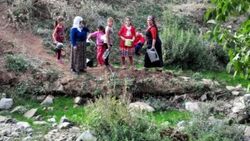 İdari sınır 120 haneli köyü susuz bıraktı
