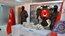 Otomobilde ele geçen 28 kilo patlayıcıya 13 gözaltı