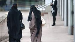 İtalya'da burka yasağı yasallaşıyor