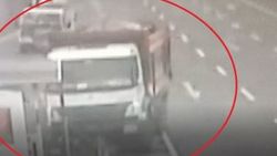 Direksiyon başında rahatsızlanan şoför faciayı önledi