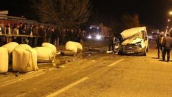 Afyonkarahisar'da minibüs traktöre çarptı: 1 ölü 5 yaralı