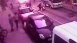 Sokak ortasında liseli gence dayak