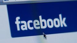 Facebook'un hatalı tercümesi güvenlik alarmı verdirdi