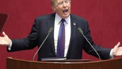 Donald Trump'ın nükleer yetkisi tartışmaya açıldı