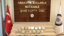 Gardıropta 13 kilo eroin ele geçirildi