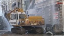 İstiklal Caddesi'nde su borusu patladı