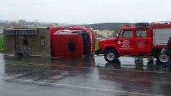 Tekirdağ'da itfaiye aracı devrildi: 3 yaralı