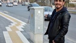 Sivas'ta kaldırıma yapılan görme engelli bandı şaşırttı