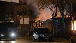 Sultangazi'de muhtarlık binası yakıldı