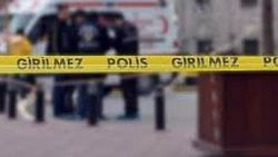 Kızının erkek arkadaşı zannedip karısını vurdu