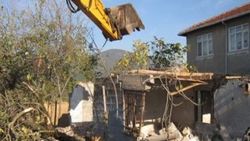 Kocaeli'de kaçak yapılar yıkılıyor
