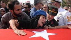 Mersin şehidini gözyaşlarıyla uğurladı