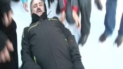 Bursa Valisi kayak yaparken yere düştü