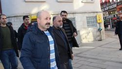 Cemaati dolandırıcılara karşı uyarırken kendisi dolandırıldı