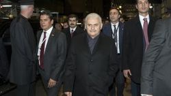 Başbakan Yıldırım'a sevgi gösterisi