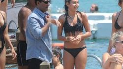 Rafet El Roman aile boyu tatilde