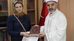 Moldova uyruklu kadın Ramazan'da Müslüman oldu
