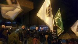 Beyaz TV önünde Rasim Ozan Kütahyalı protestosu