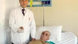Burdur'da bir adamın mesanesinden 153 gramlık taş çıktı